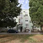 Apartament Azzurro E Bianco *