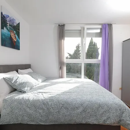 Apartman Azzurro E Bianco *