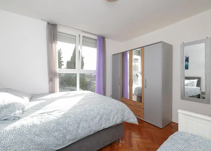 Azzurro E Bianco Apartment *